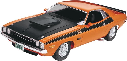 Revell  '70 Dodge Challenger T/A 2'n1 Street Burner 1:24 Plastic Model Kit